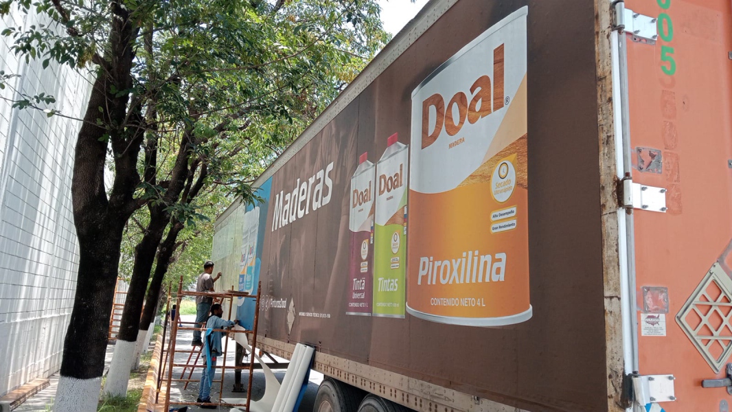 Publicidad en gran formato — Camiones